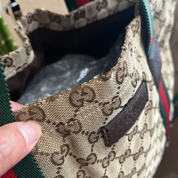GUCCI GG CANVAS TOTE - Picture 7 of 16